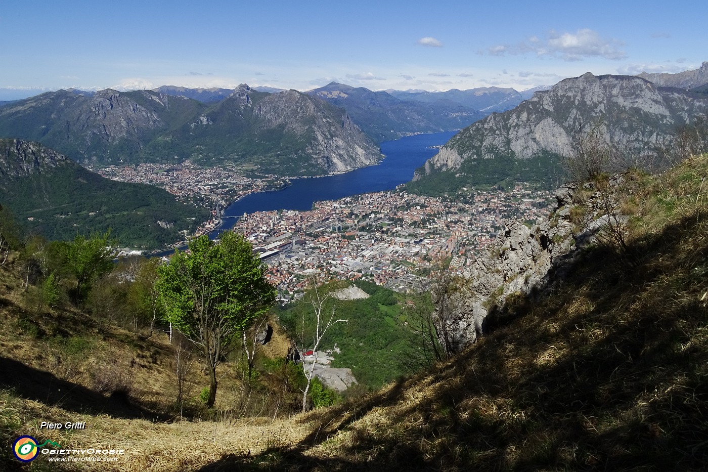 28 Vista su Lecco, il suo lago, i suoi monti.JPG